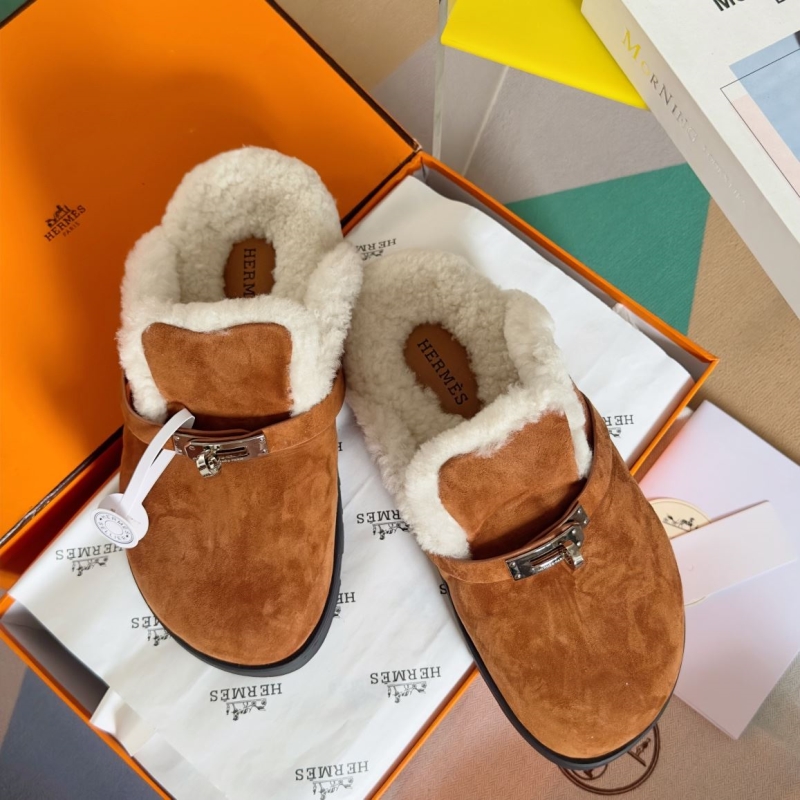 H**mes slippers